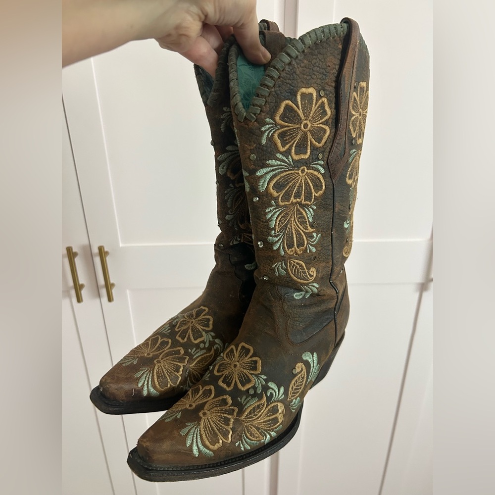 Floral Embroidered Cowboy Boots